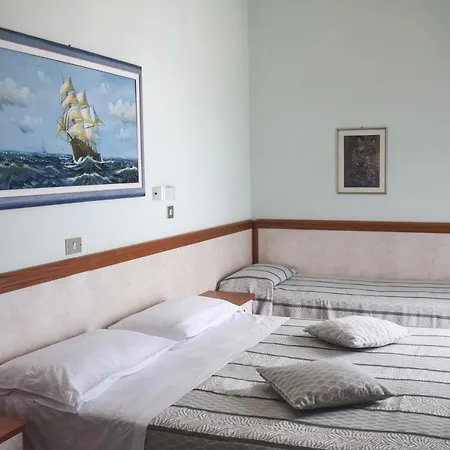 Hotel Universal 3*