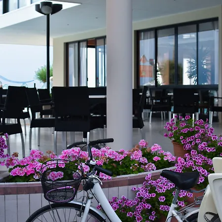 Universal Hotel